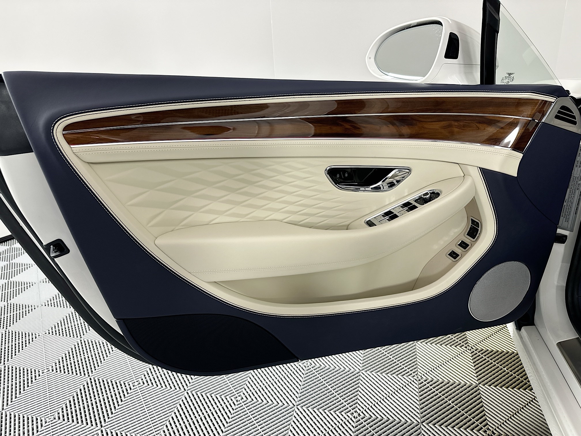 new 2026 Bentley Continental GTC car