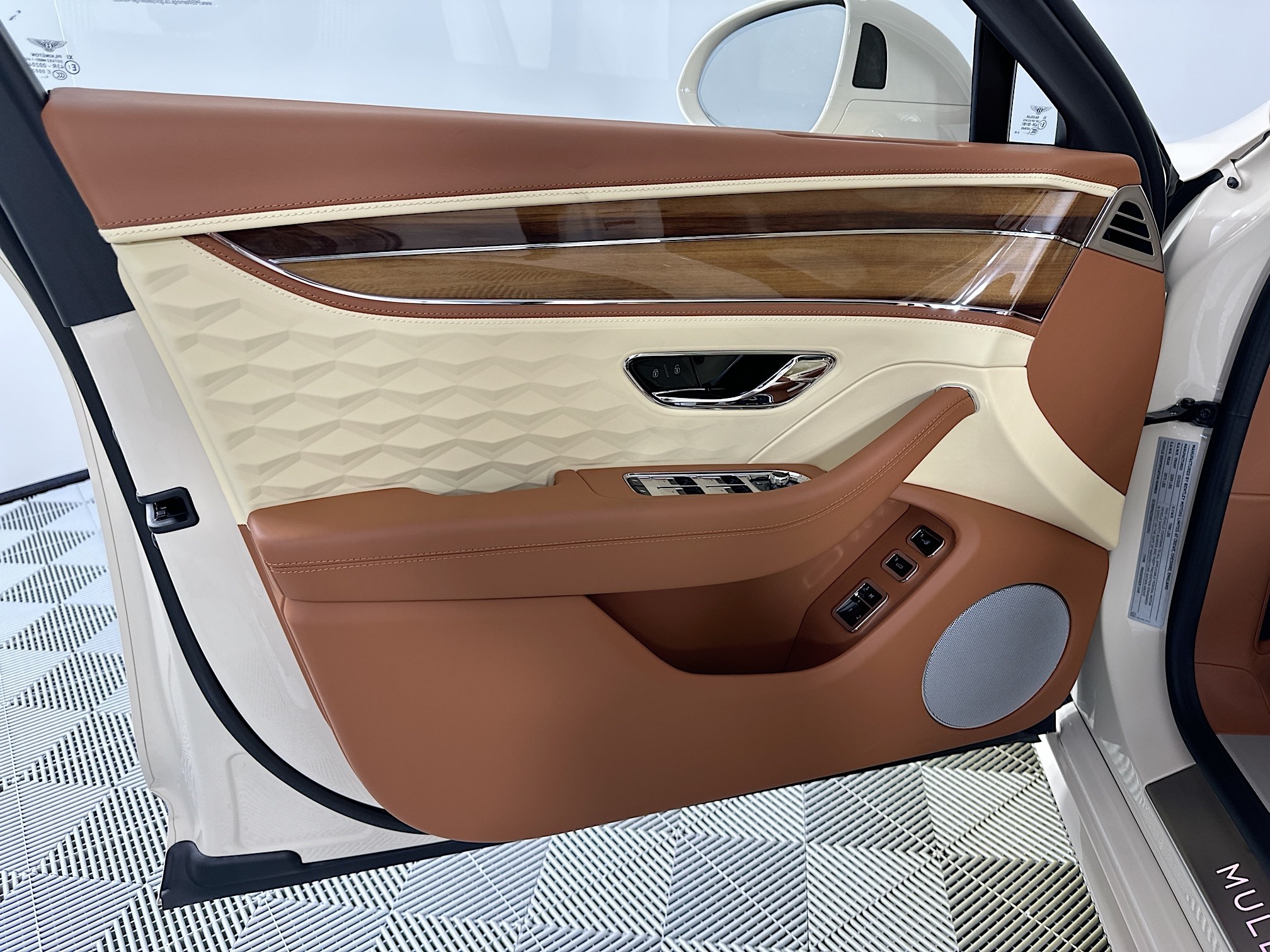 new 2025 Bentley Flying Spur car