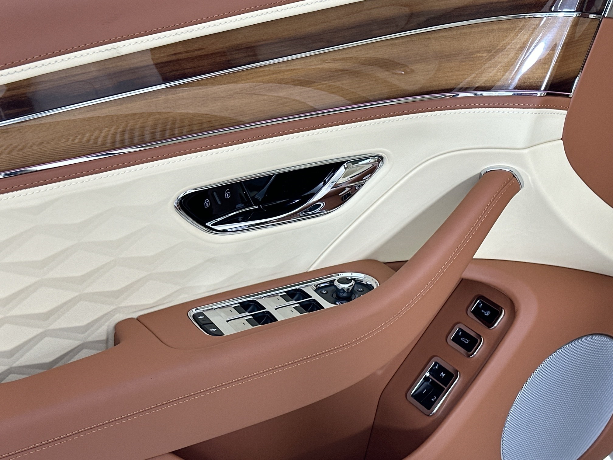 new 2025 Bentley Flying Spur car