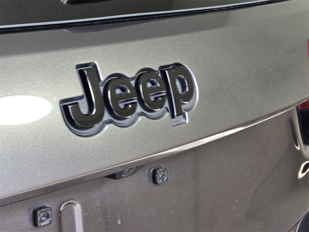 used 2020 Jeep Grand Cherokee car, priced at $14,988