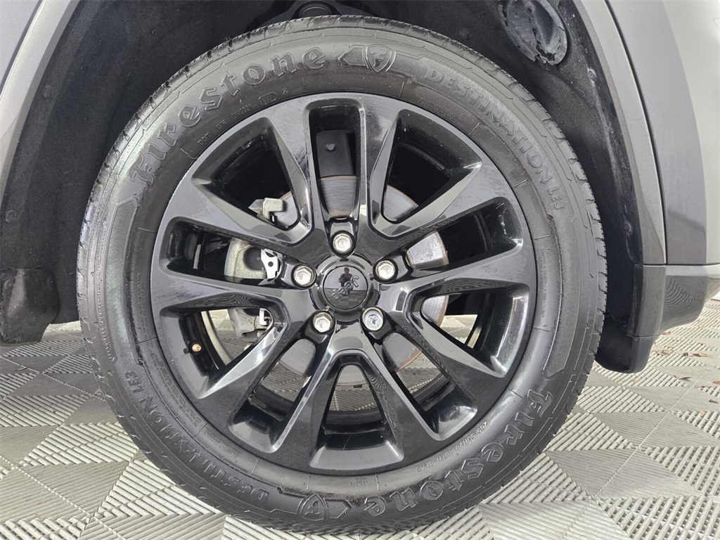 used 2020 Jeep Grand Cherokee car, priced at $14,988