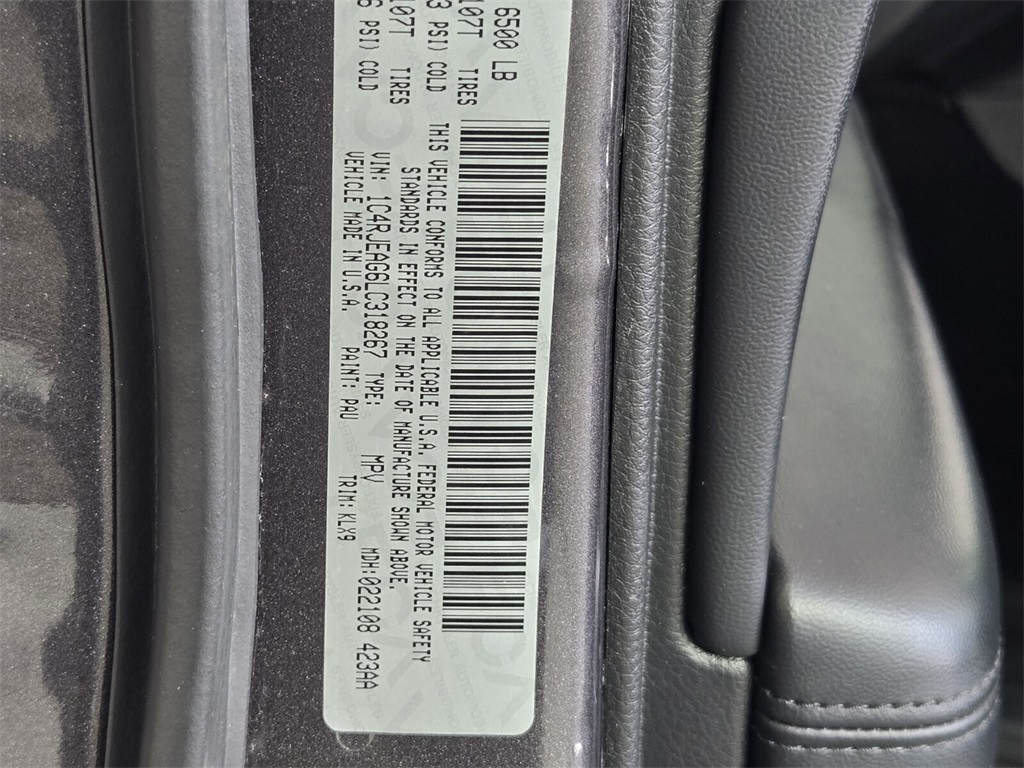 used 2020 Jeep Grand Cherokee car, priced at $14,988