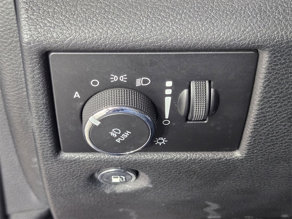 used 2020 Jeep Grand Cherokee car, priced at $14,988