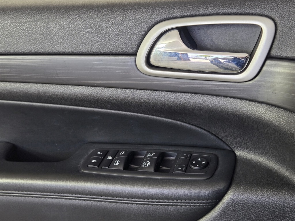 used 2020 Jeep Grand Cherokee car, priced at $14,988