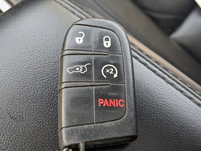used 2022 Jeep Grand Cherokee WK car, priced at $19,005