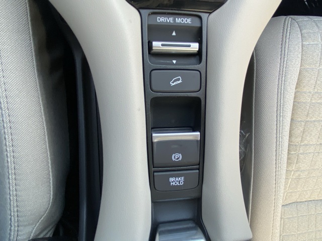 new 2026 Honda HR-V car, priced at $28,125