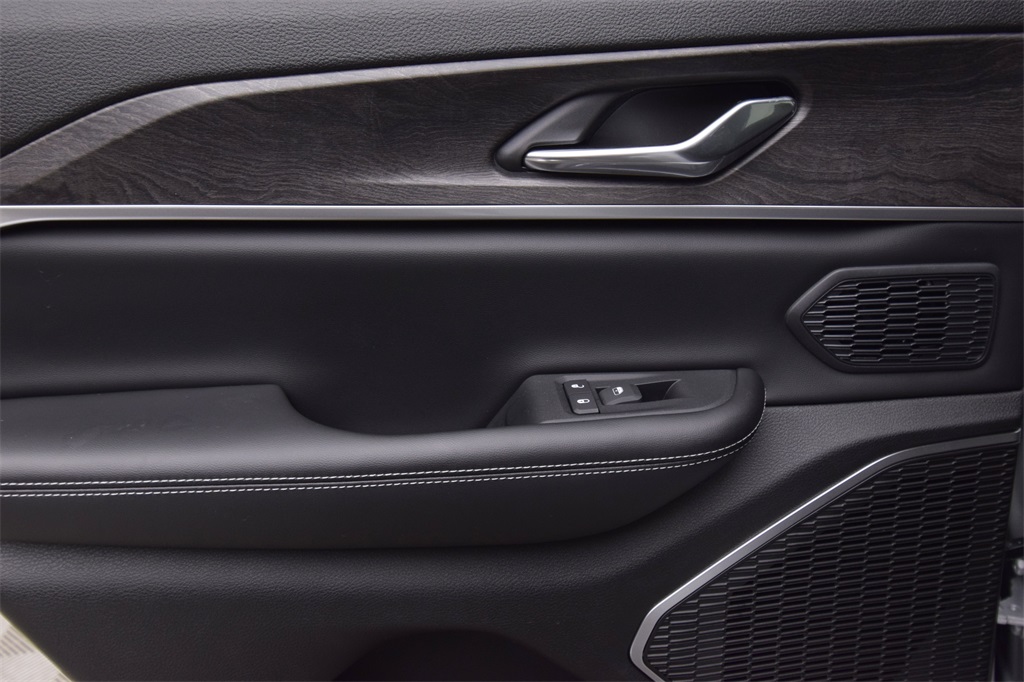new 2025 Jeep Grand Cherokee car, priced at $55,592