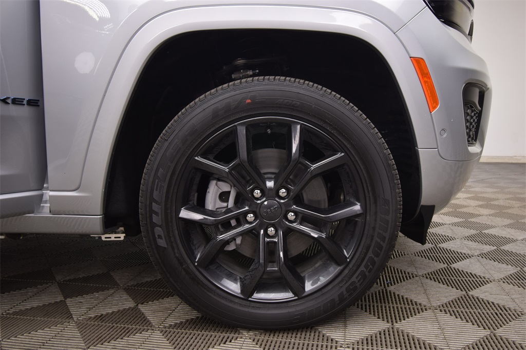 new 2025 Jeep Grand Cherokee car, priced at $55,592