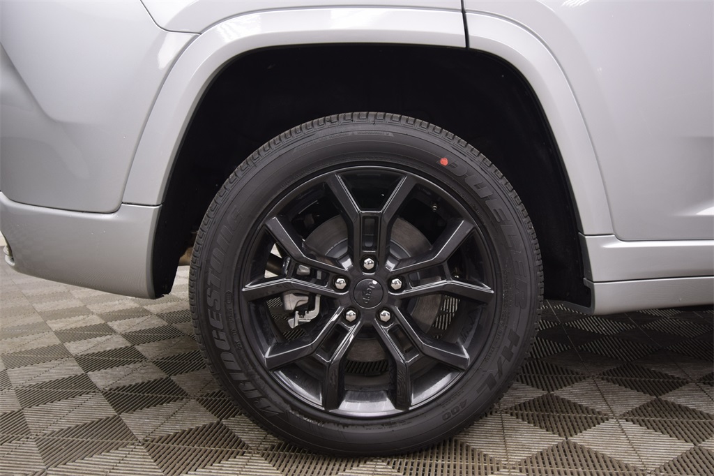 new 2025 Jeep Grand Cherokee car, priced at $55,592