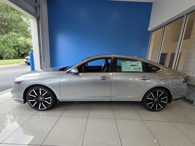 new 2025 Honda Accord Hybrid car, priced at $40,450