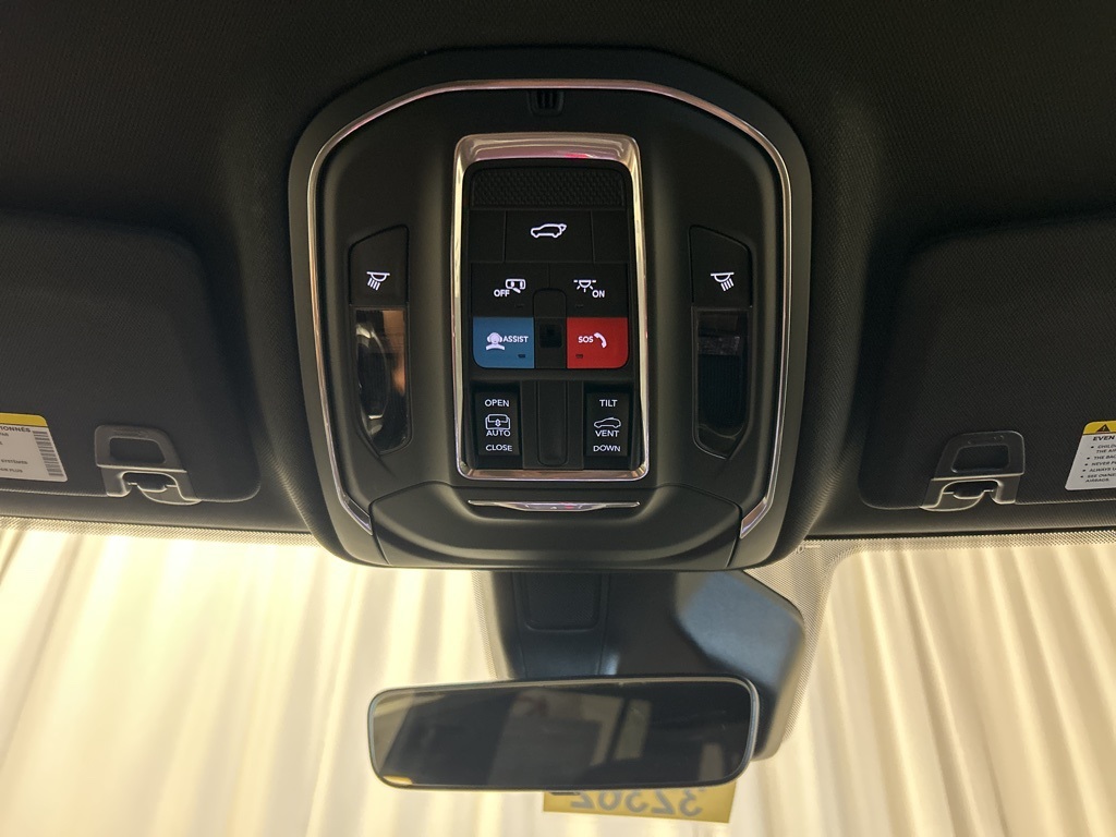 new 2025 Jeep Grand Cherokee car, priced at $47,120