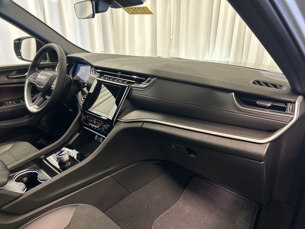 new 2025 Jeep Grand Cherokee car, priced at $47,120