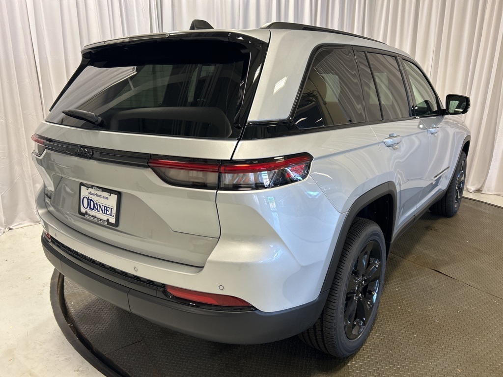 new 2025 Jeep Grand Cherokee car, priced at $47,120