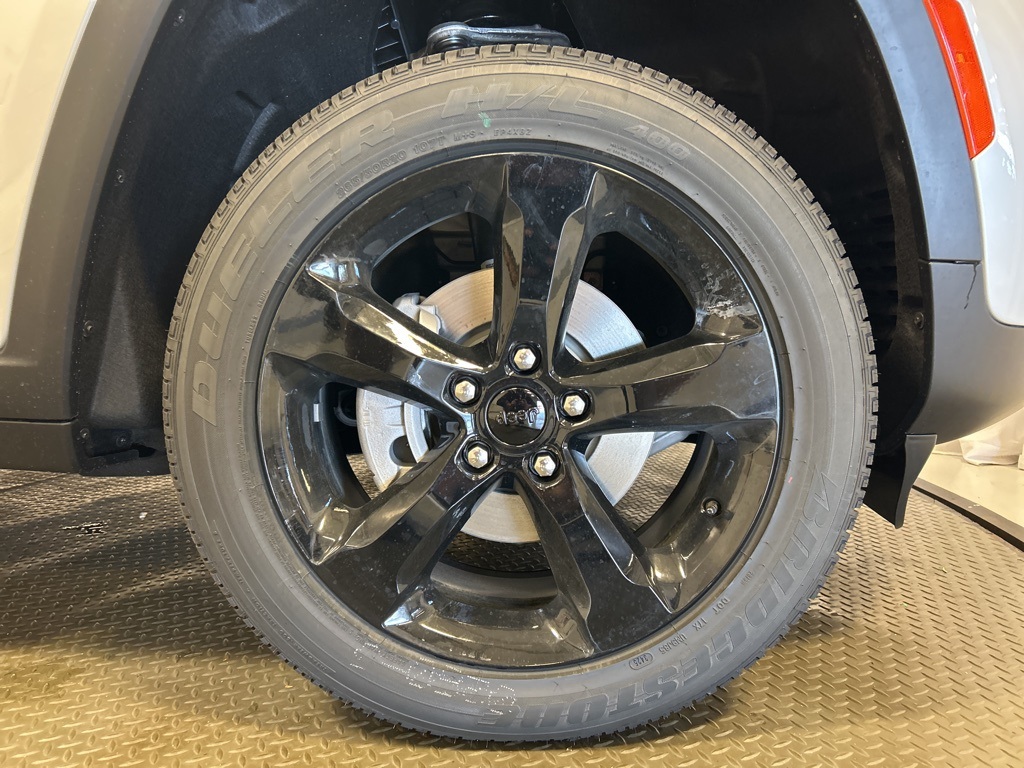 new 2025 Jeep Grand Cherokee car, priced at $47,120