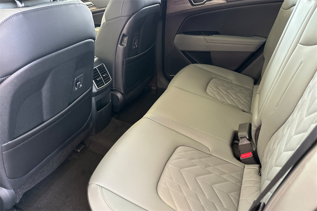 new 2025 Kia Sportage Plug-In Hybrid car, priced at $46,055
