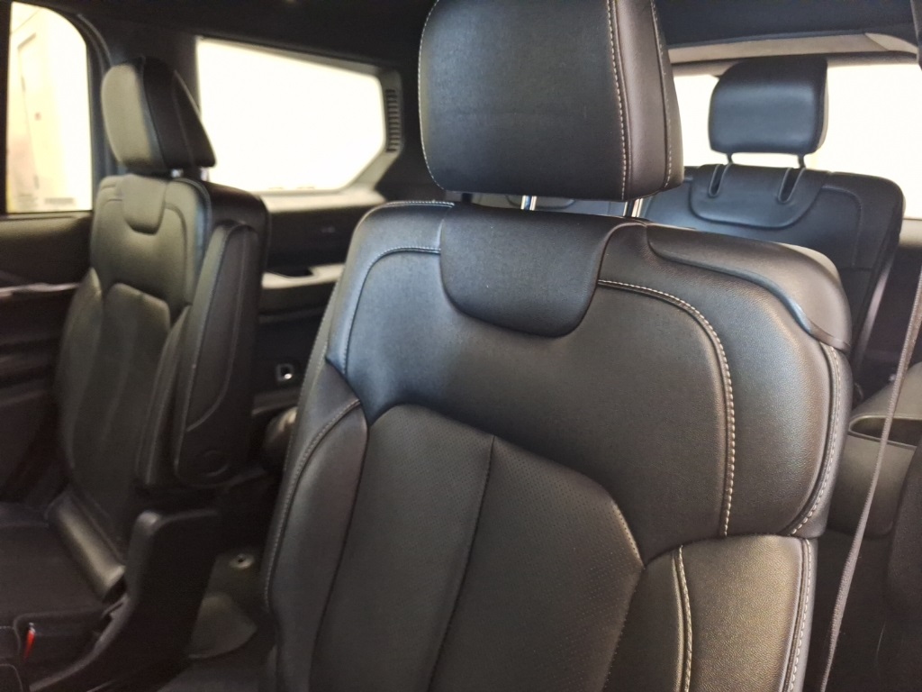 used 2024 Jeep Grand Cherokee L car, priced at $34,777