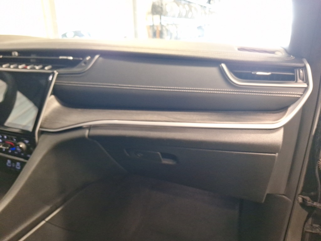 used 2024 Jeep Grand Cherokee L car, priced at $34,777