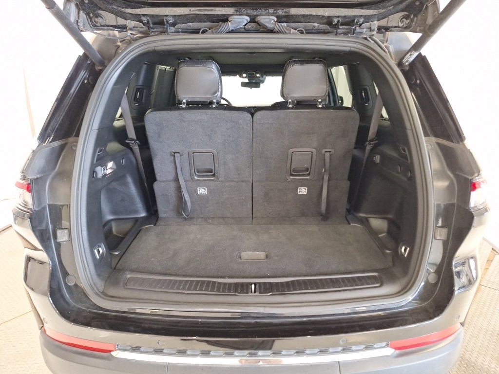 used 2024 Jeep Grand Cherokee L car, priced at $34,777