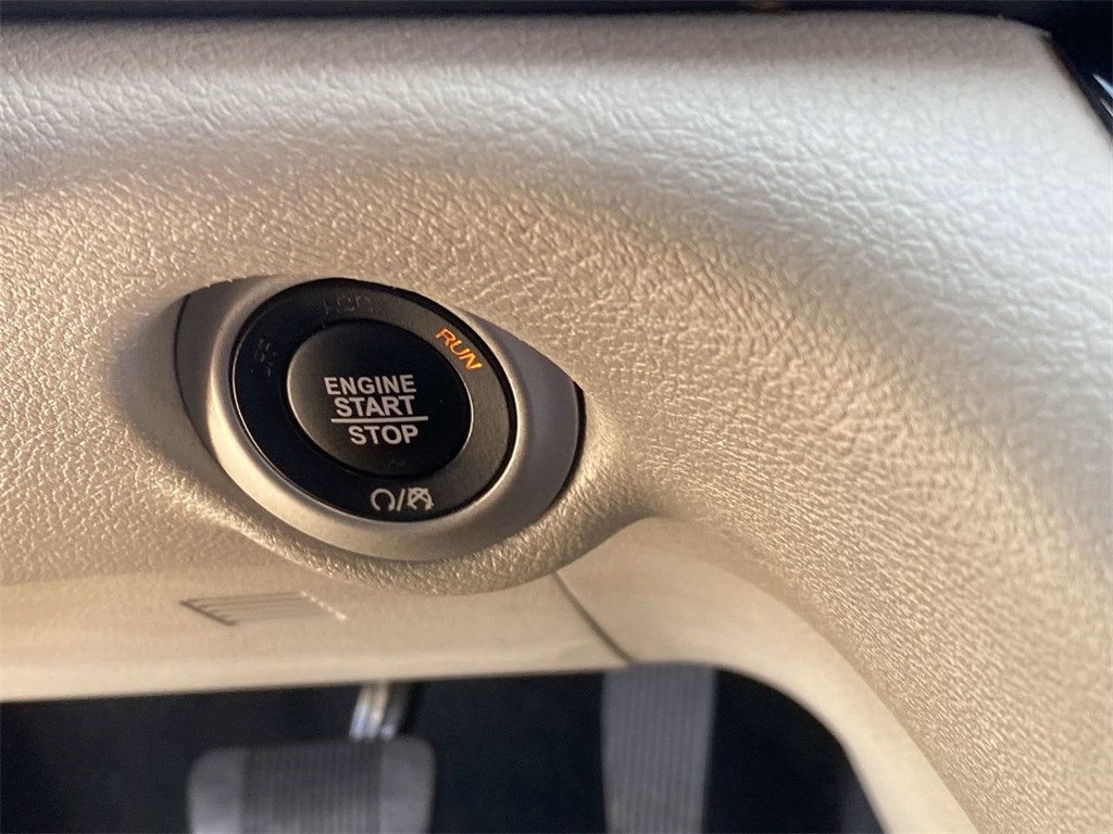 used 2023 Chrysler Pacifica car, priced at $21,991