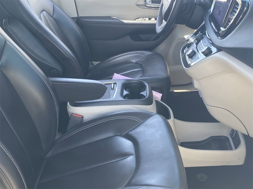 used 2023 Chrysler Pacifica car, priced at $21,991