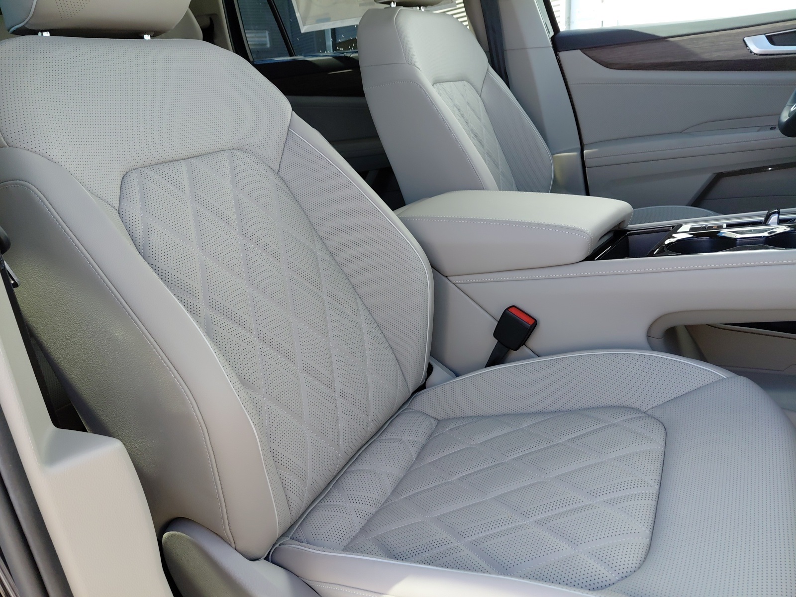 new 2026 Volkswagen Atlas car, priced at $55,511
