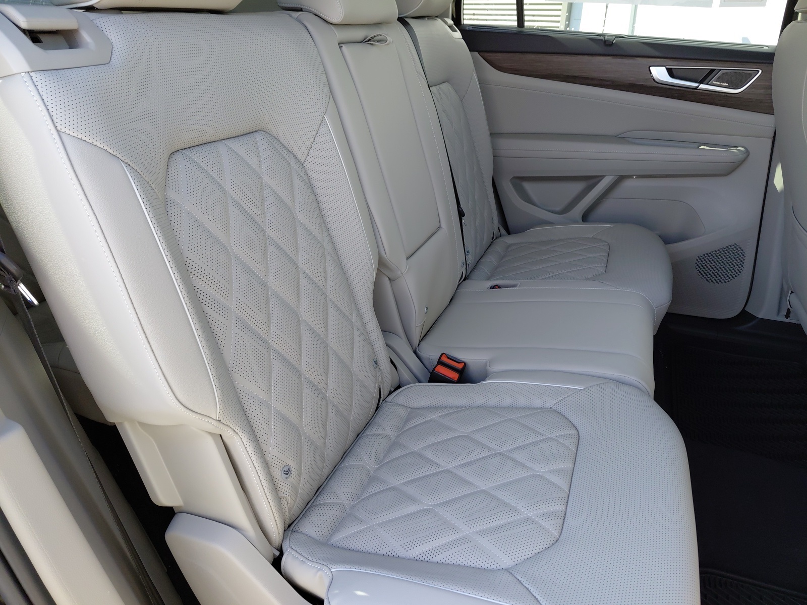 new 2026 Volkswagen Atlas car, priced at $55,511