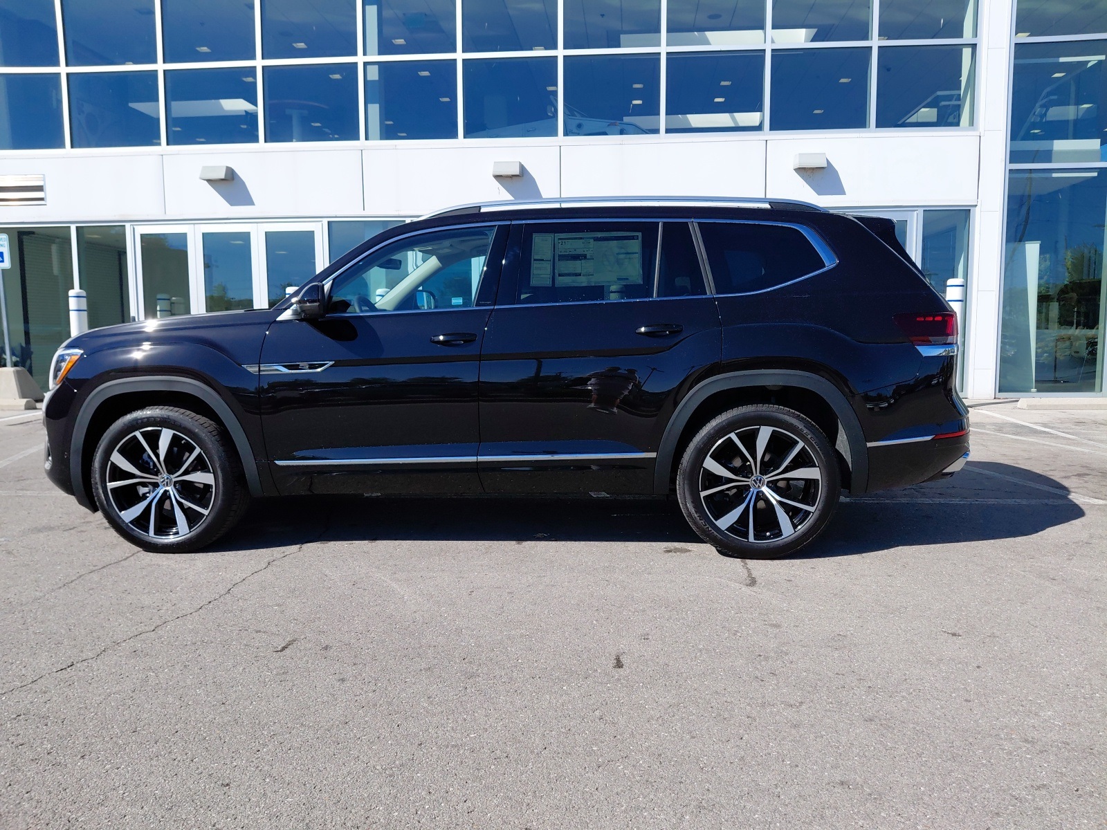 new 2026 Volkswagen Atlas car, priced at $55,511