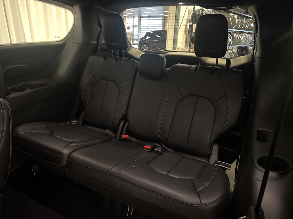 new 2025 Chrysler Pacifica car, priced at $44,473