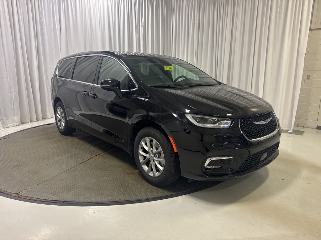 new 2025 Chrysler Pacifica car, priced at $44,473