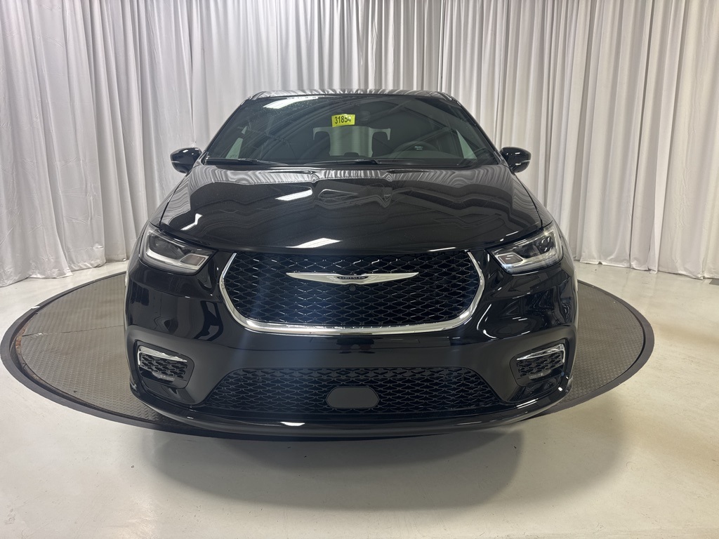 new 2025 Chrysler Pacifica car, priced at $44,473