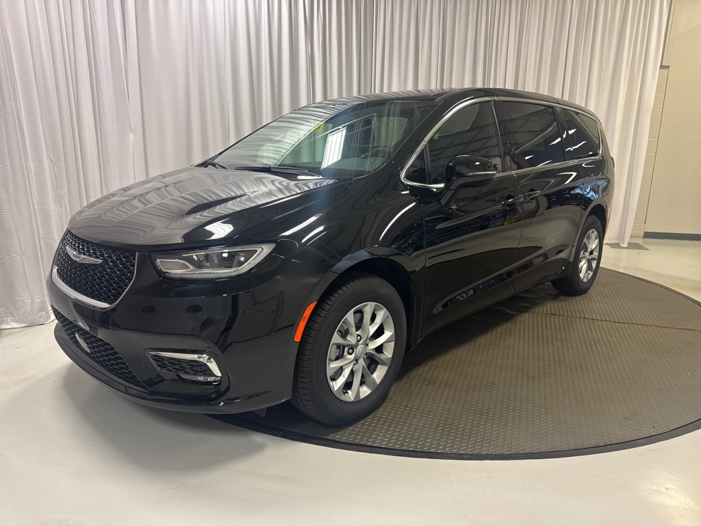 new 2025 Chrysler Pacifica car, priced at $44,473