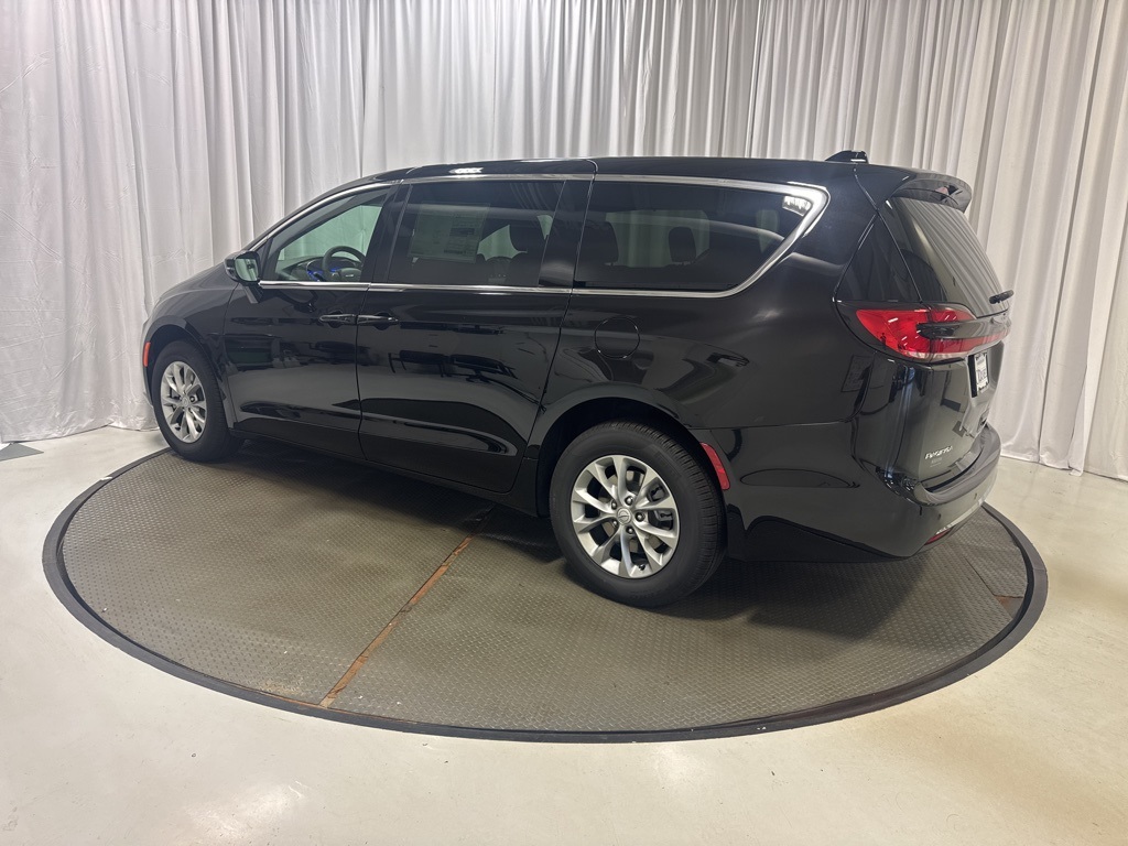 new 2025 Chrysler Pacifica car, priced at $44,473