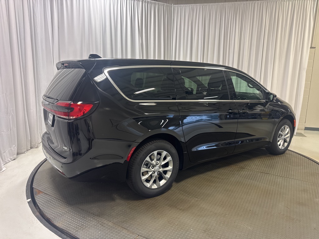new 2025 Chrysler Pacifica car, priced at $44,473