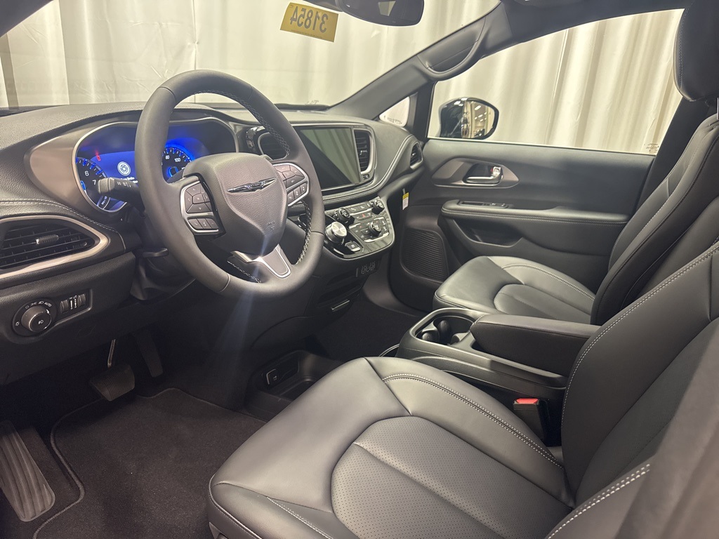 new 2025 Chrysler Pacifica car, priced at $44,473