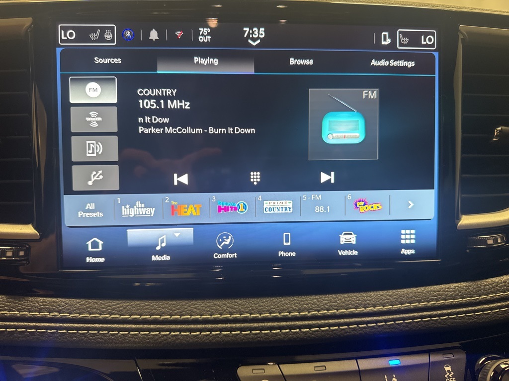 new 2025 Chrysler Pacifica car, priced at $44,473