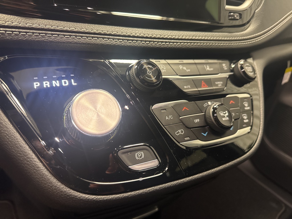 new 2025 Chrysler Pacifica car, priced at $44,473