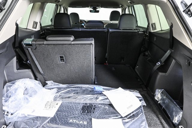 new 2025 Volkswagen Atlas car, priced at $39,922