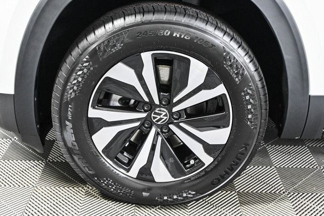 new 2025 Volkswagen Atlas car, priced at $39,922