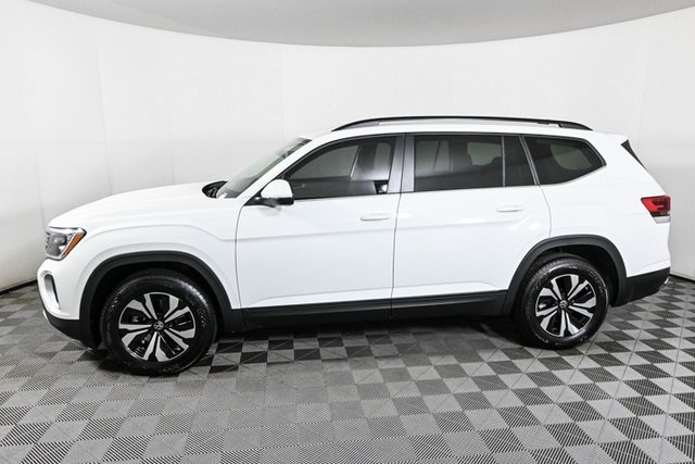 new 2025 Volkswagen Atlas car, priced at $39,922