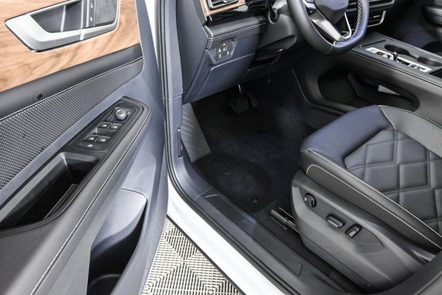 new 2025 Volkswagen Atlas car, priced at $39,922