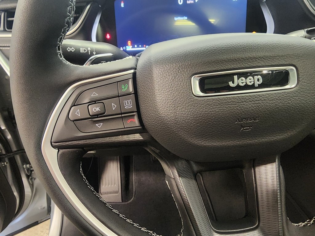 new 2025 Jeep Grand Cherokee L car, priced at $42,999