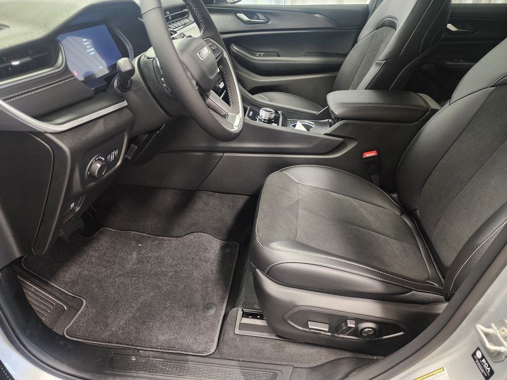 new 2025 Jeep Grand Cherokee L car, priced at $42,999
