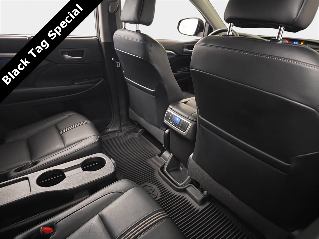 used 2017 Toyota Highlander car, priced at $23,777