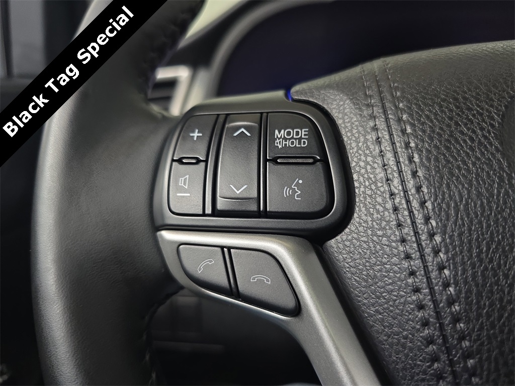 used 2017 Toyota Highlander car, priced at $23,777