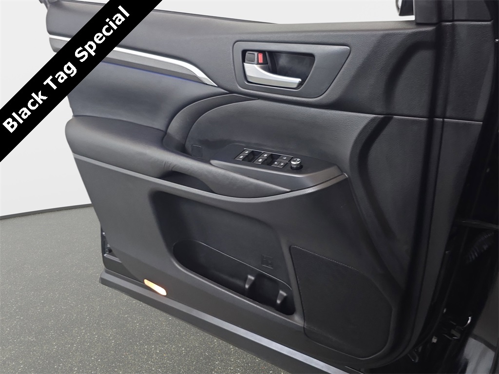 used 2017 Toyota Highlander car, priced at $23,777