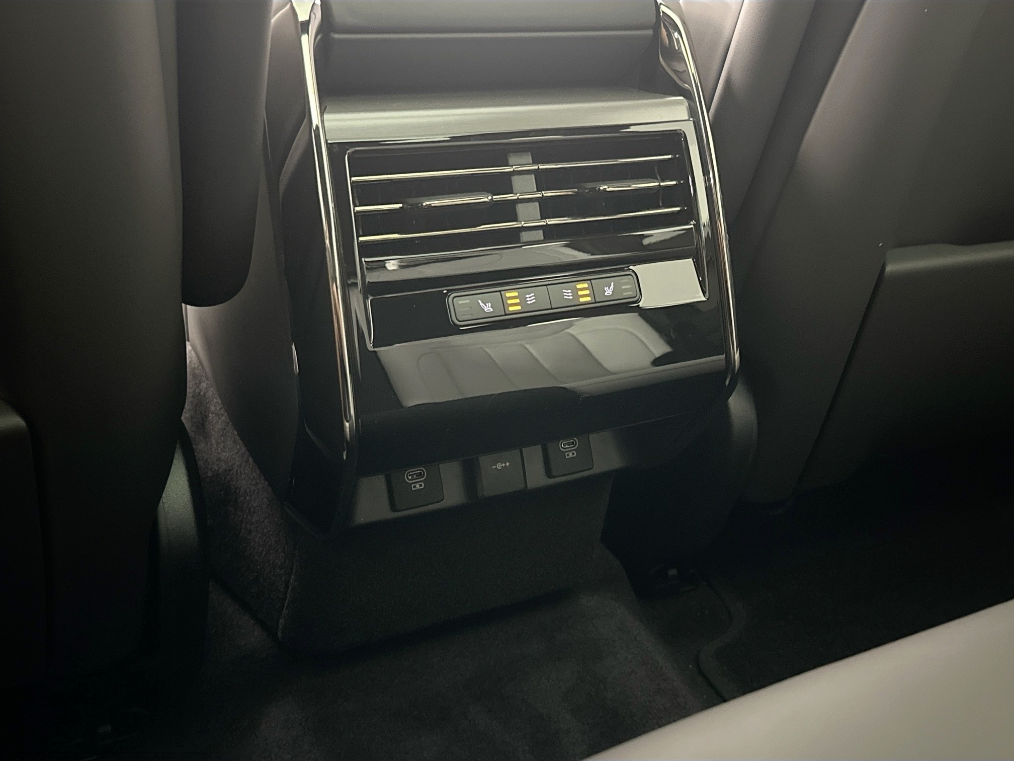 new 2025 Land Rover Range Rover Sport Plug-in Hybrid car, priced at $97,840