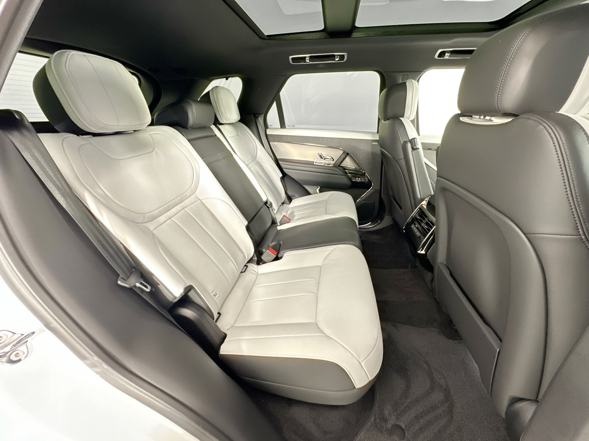 new 2025 Land Rover Range Rover Sport Plug-in Hybrid car, priced at $97,840