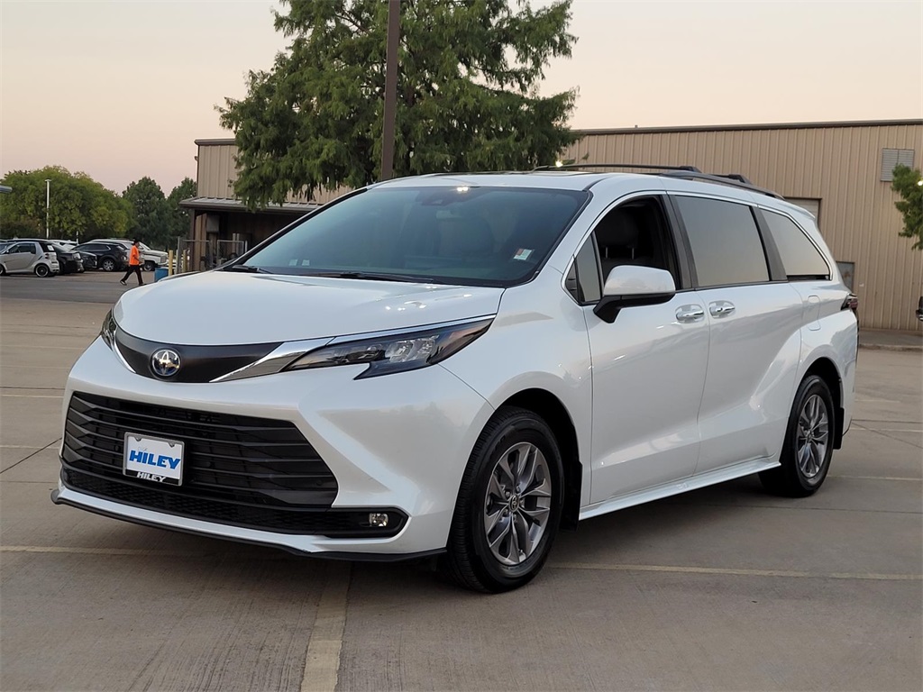 used 2025 Toyota Sienna car, priced at $45,757