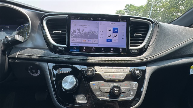 new 2025 Chrysler Pacifica car, priced at $48,159