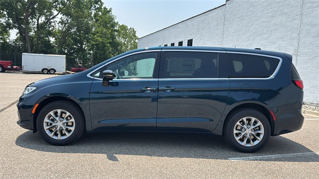 new 2025 Chrysler Pacifica car, priced at $48,159